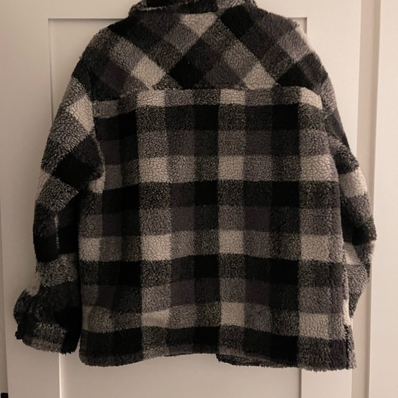Plaid Sherpa coat - Picture 2 of 2